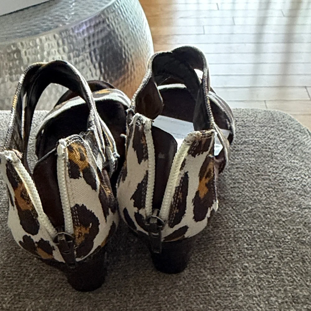 Dr. Scholl's Women's Leopard Print Sandal in Brown, White & Yellow - Picture 4 of 5